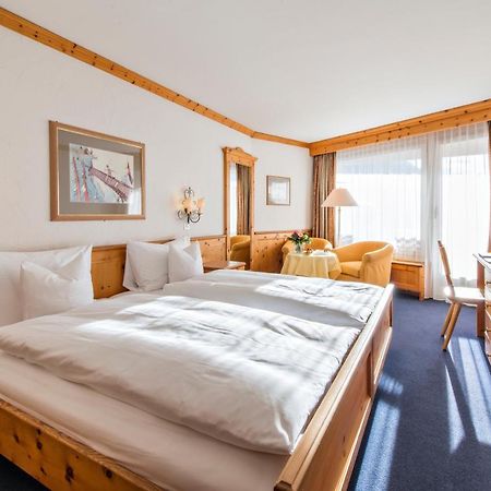 Quadratscha Alpenhotel Samedan Chambre photo